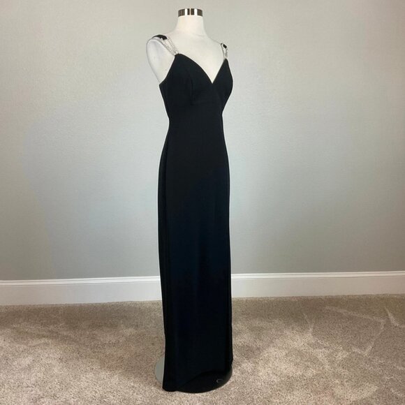 Black Woman Dress - Picture 1 of 3